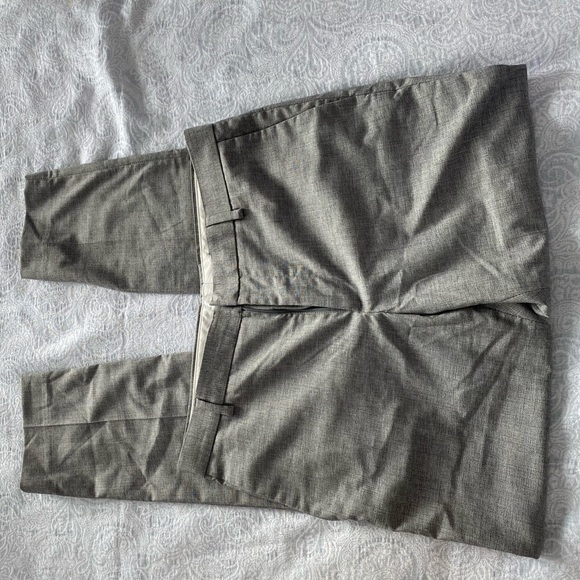 SALE🎉 Grey dress pants - Picture 3 of 4